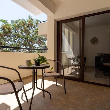 Mia 1-Bedroom Apartment In ラルナカ エクステリア 写真