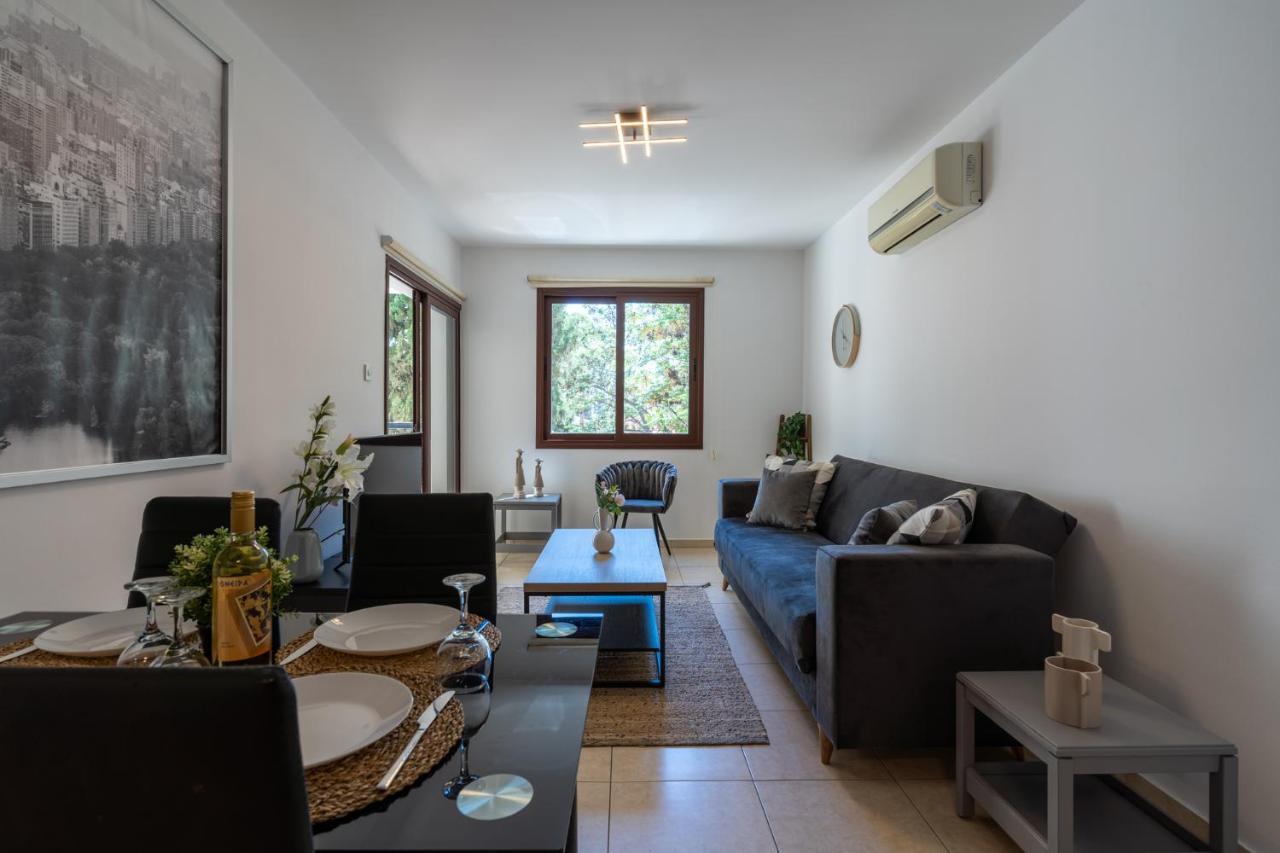 Mia 1-Bedroom Apartment In ラルナカ エクステリア 写真