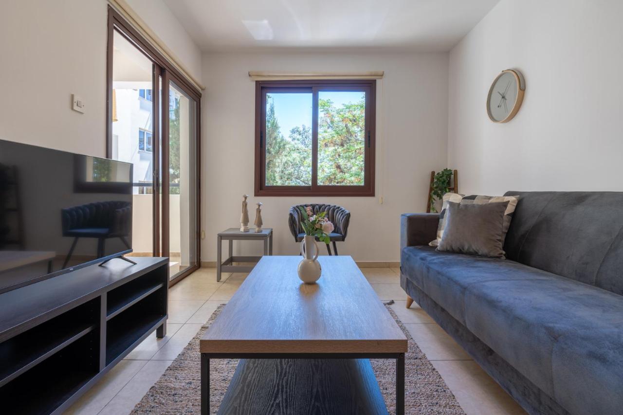Mia 1-Bedroom Apartment In ラルナカ エクステリア 写真