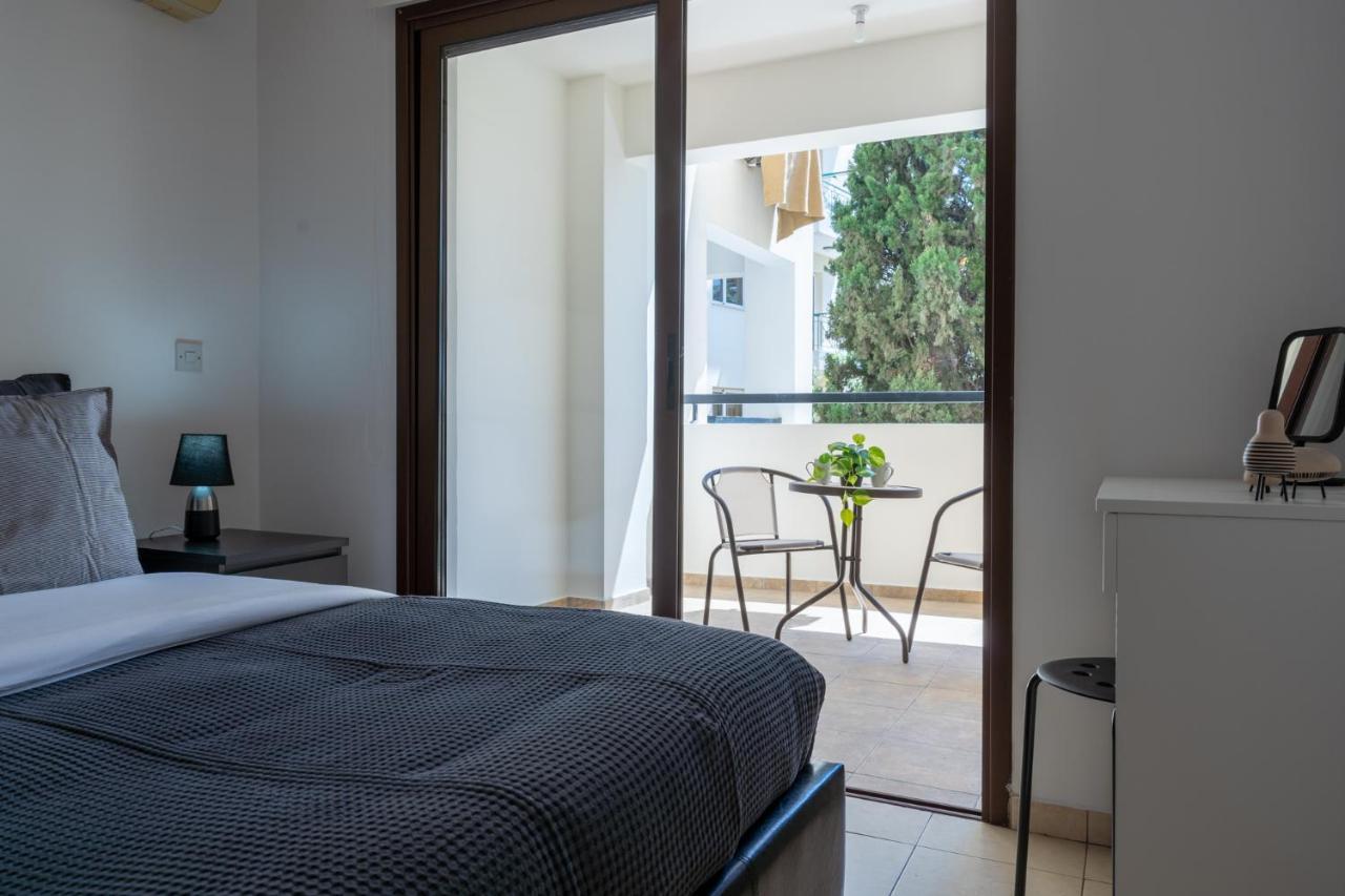 Mia 1-Bedroom Apartment In ラルナカ エクステリア 写真