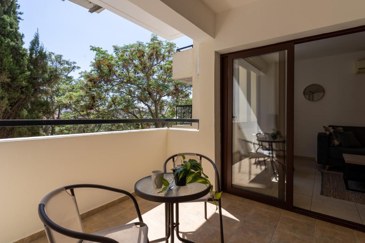 Mia 1-Bedroom Apartment In ラルナカ エクステリア 写真