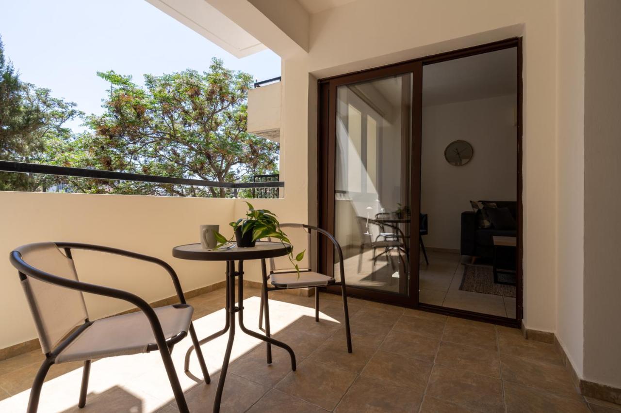 Mia 1-Bedroom Apartment In ラルナカ エクステリア 写真